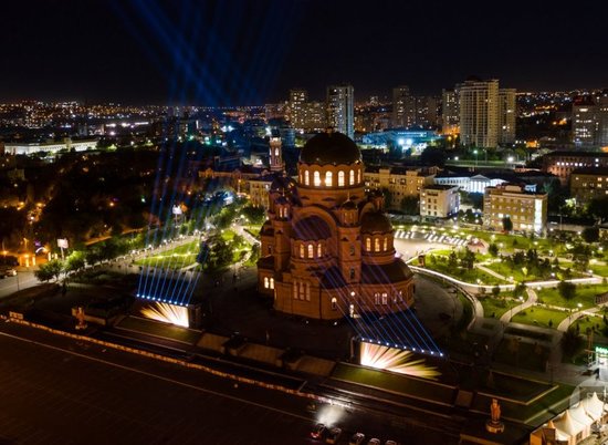 В Волгограде репетируют лазерное шоу к открытию Александро-Невского собора