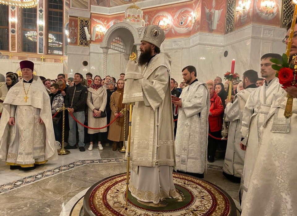 Пасхальное богослужение в Волгограде возглавил митрополит Феодор