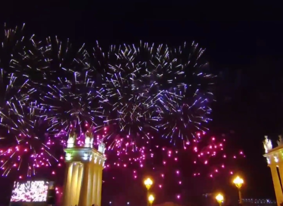 День Победы-2023 в Волгограде завершился концертом и фейерверком