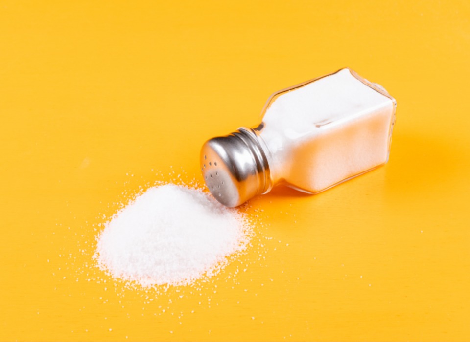 Гастроэнтеролог назвал главную опасность солёной пищи