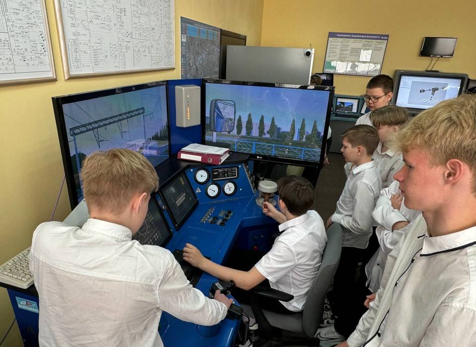 В Волгограде школьникам напомнили о правилах безопасности на железной дороге